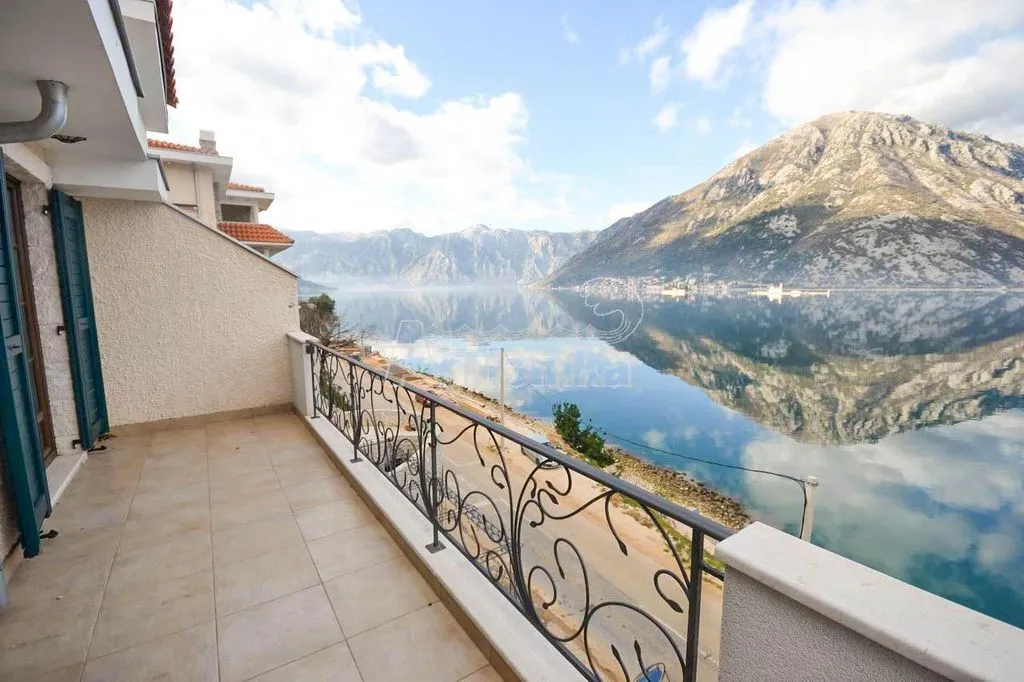 House 235m² in Montenegro, Kotor. Priced at 750000€ rent photo-3