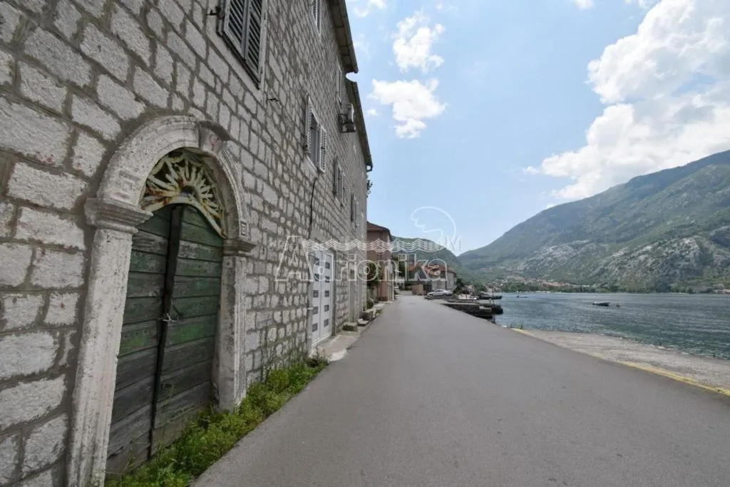 House 235m² in Montenegro, Kotor. Priced at 750000€ rent photo-9
