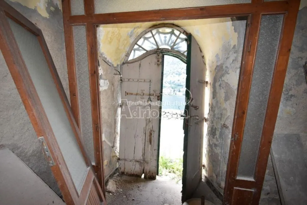 House 235m² in Montenegro, Kotor. Priced at 750000€ rent photo-10