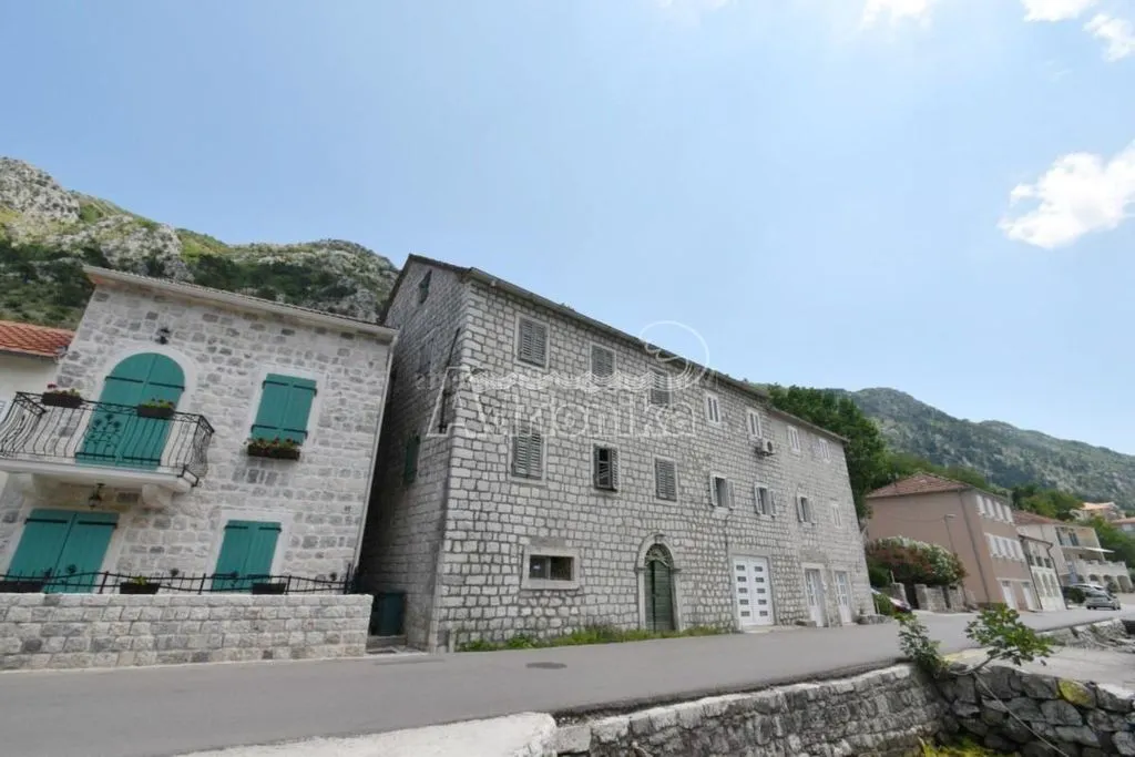 House 235m² in Montenegro, Kotor. Priced at 750000€ rent photo-12